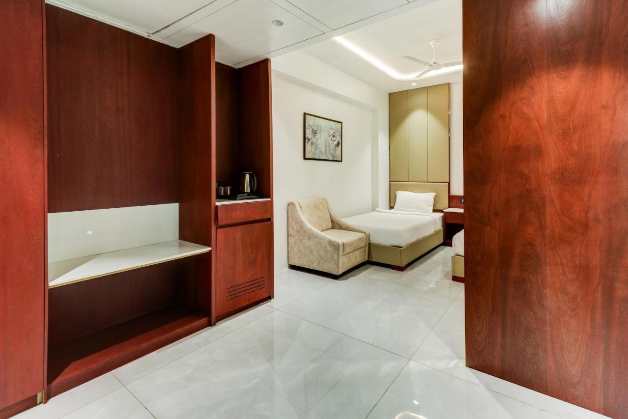 מלון אננטפור Oyo Townhouse 785 Sree Vinayaka Grand מראה חיצוני תמונה